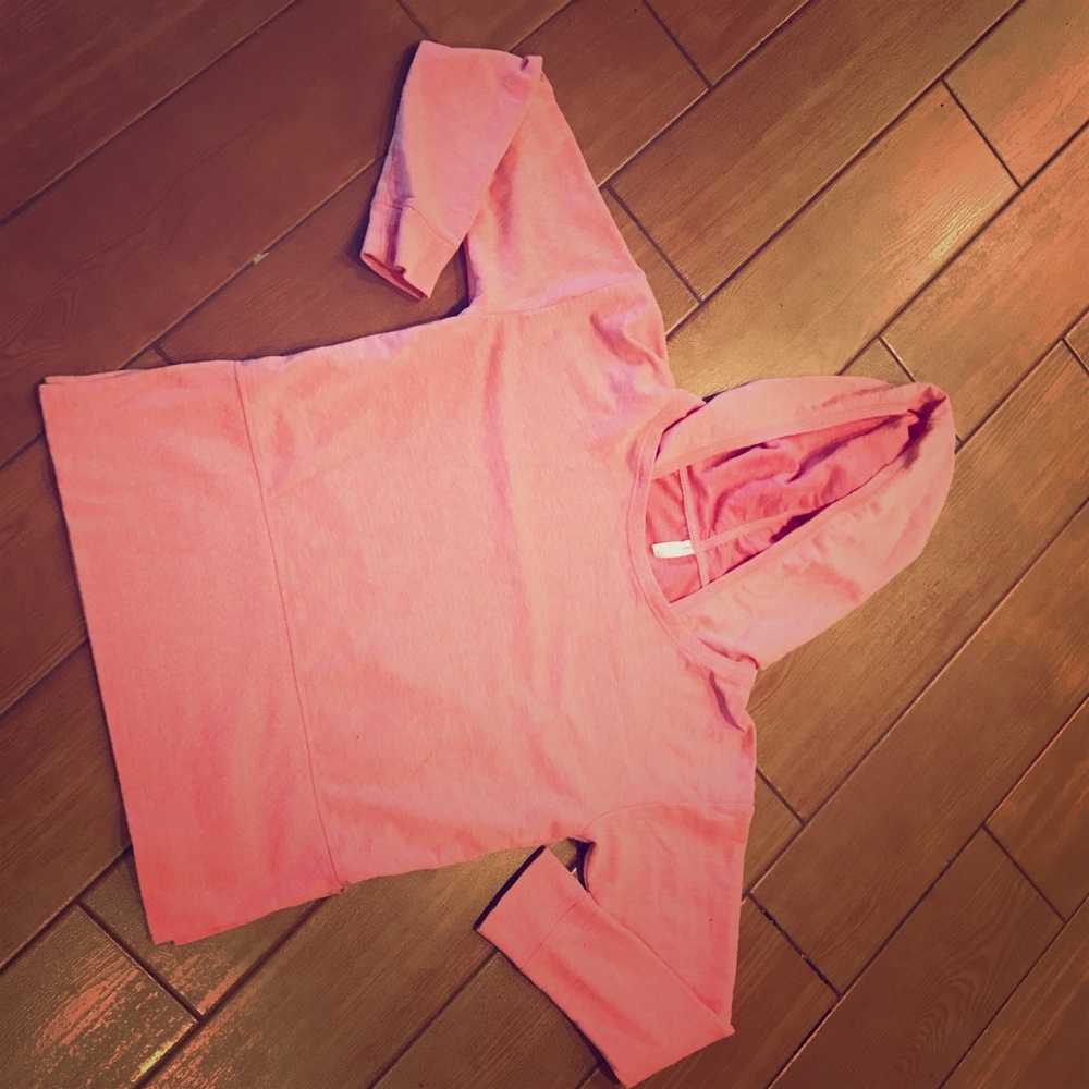 Cropped 🍑 Hoodie Sweatshirt by Gap size Small